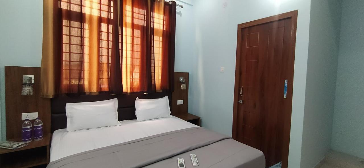 Hotel Comfort Inn Homestay Dehradun Buitenkant foto