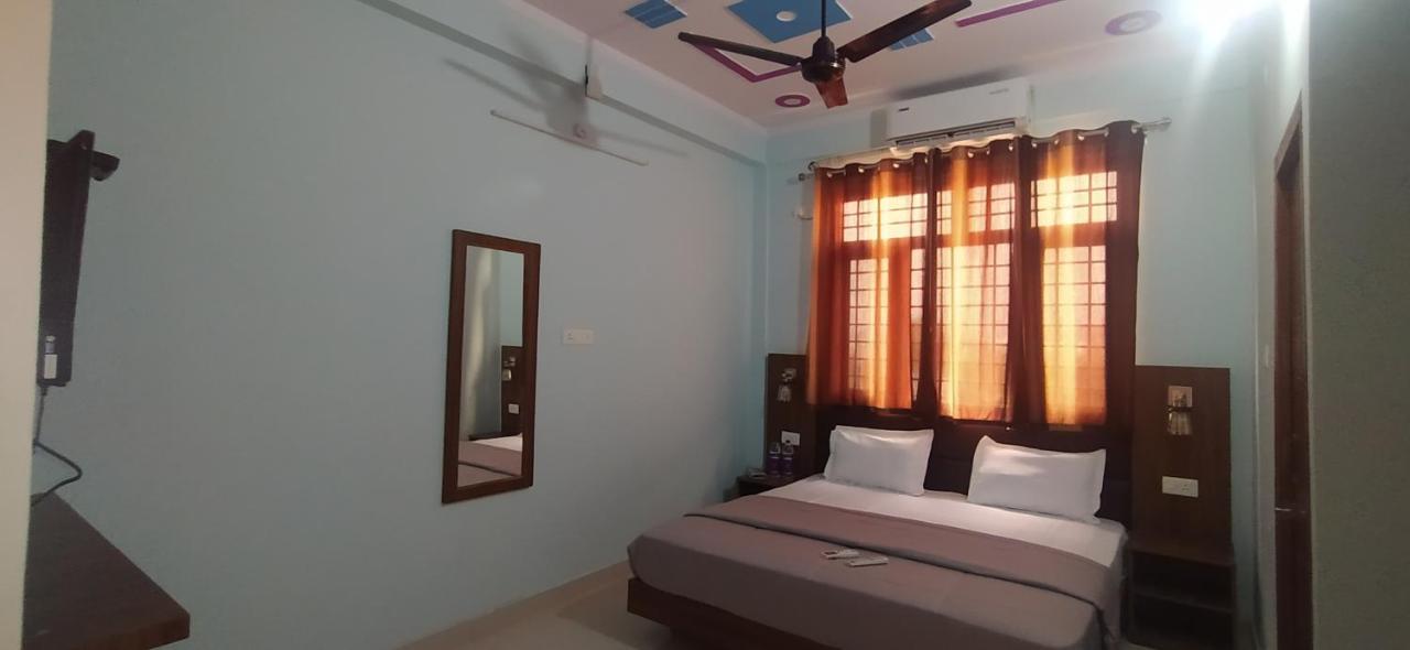 Hotel Comfort Inn Homestay Dehradun Buitenkant foto
